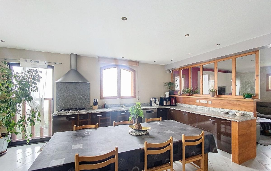 DYNAMIC IMMOBILIER : House | BERZE-LA-VILLE (71960) | 170 m2 | 359 000 € 